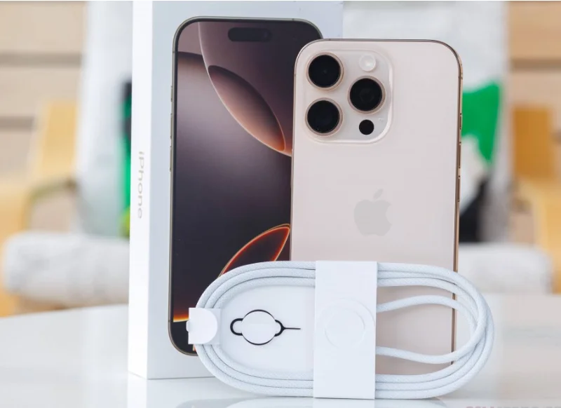 iPhone 16 Pro - Image 2